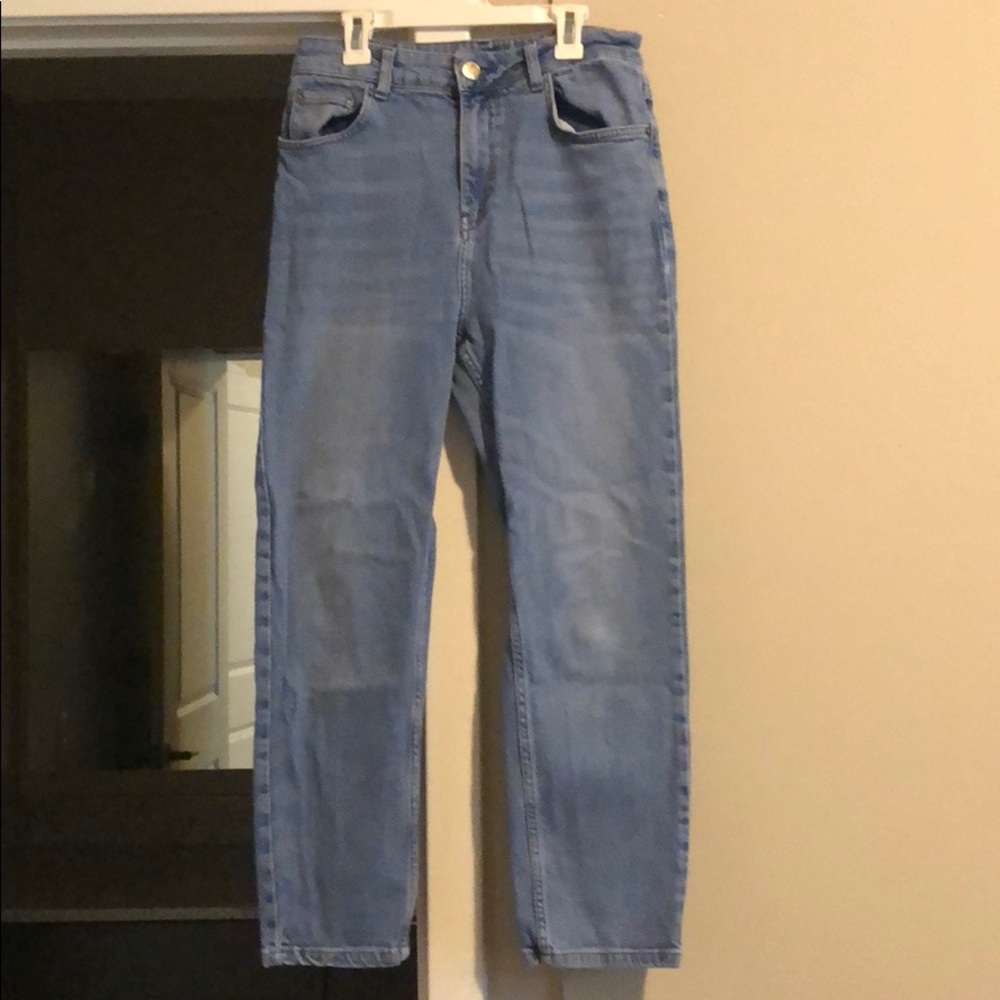 BDG Jeans!!! In perfect condition and size 28W26L